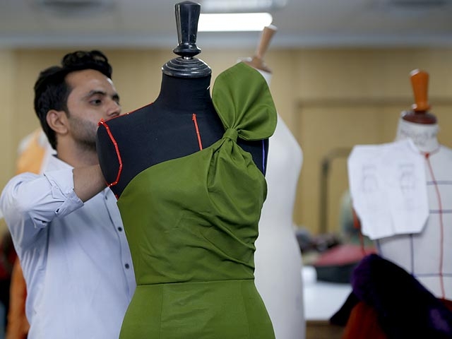Machine Sewing Lab – Asian Institute Fashion Design